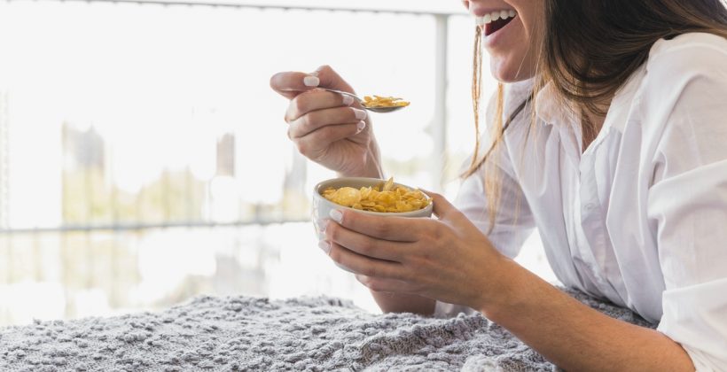 Saiba quais são os alimentos que fazem bem aos dentes Saiba quais são os alimentos que fazem bem aos dentes
