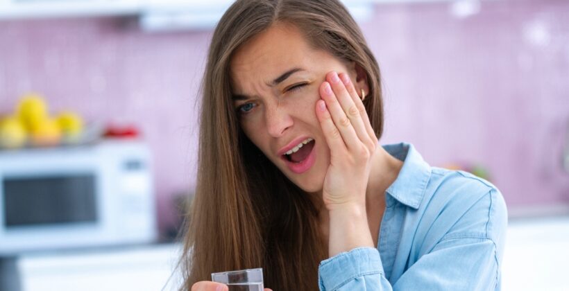 Sensibilidade dental: Por que isso acontece e como tratar? Sensibilidade dental: Por que isso acontece e como tratar?